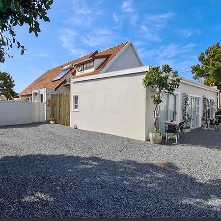 Second Best Accommodation East London Eksteriør billede