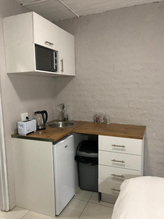 Second Best Accommodation East London Eksteriør billede