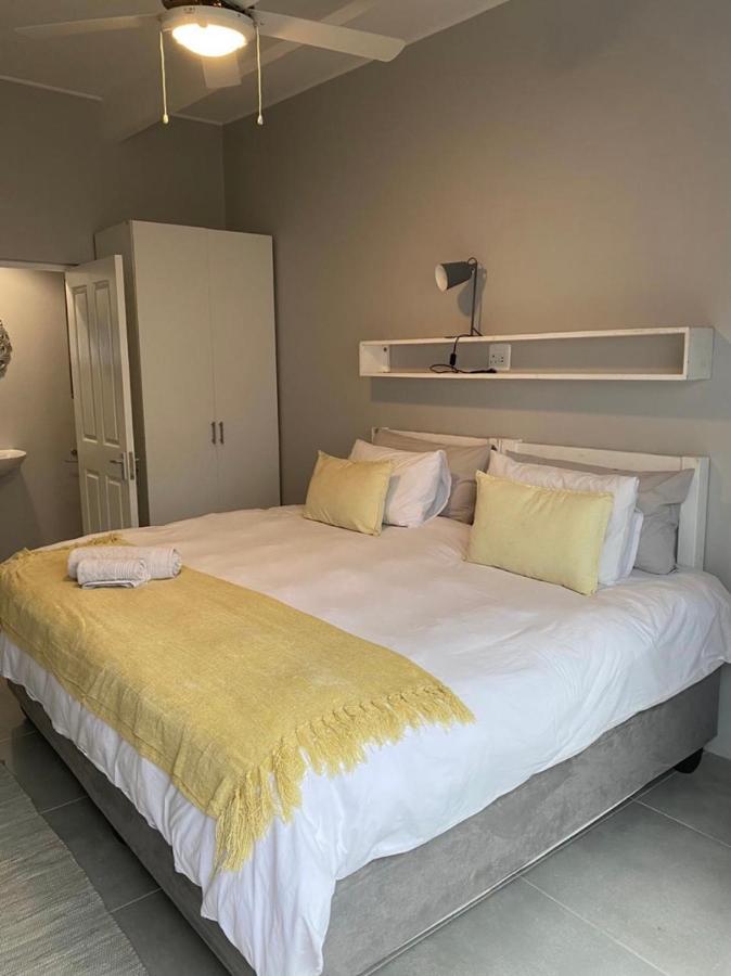 Second Best Accommodation East London Eksteriør billede