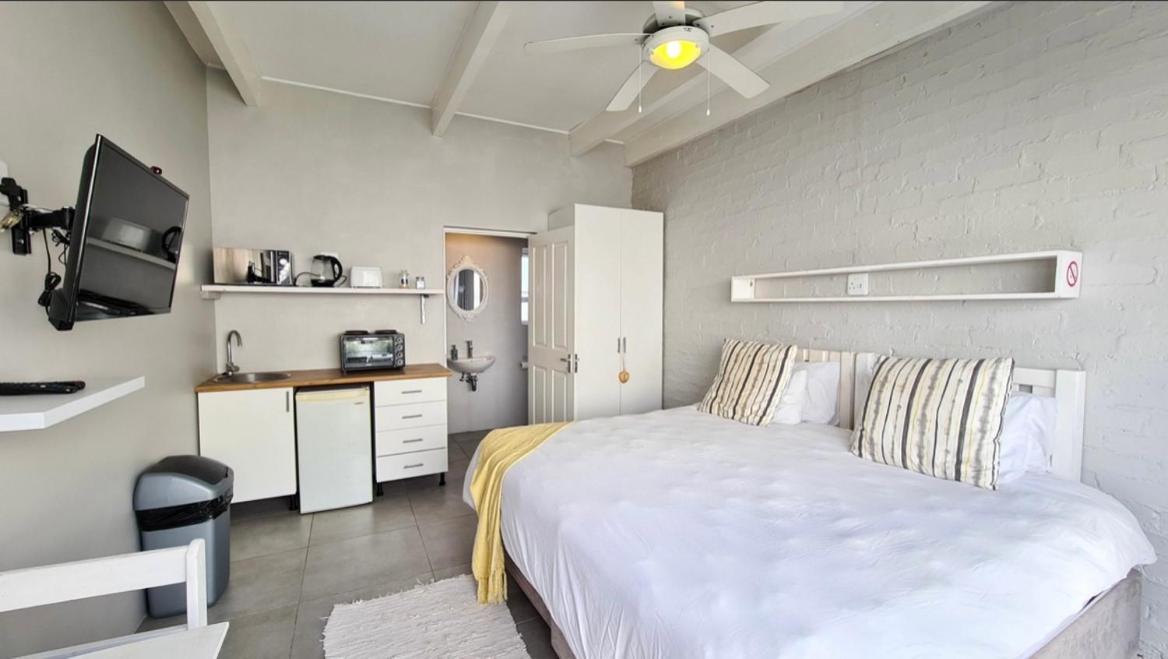 Second Best Accommodation East London Eksteriør billede